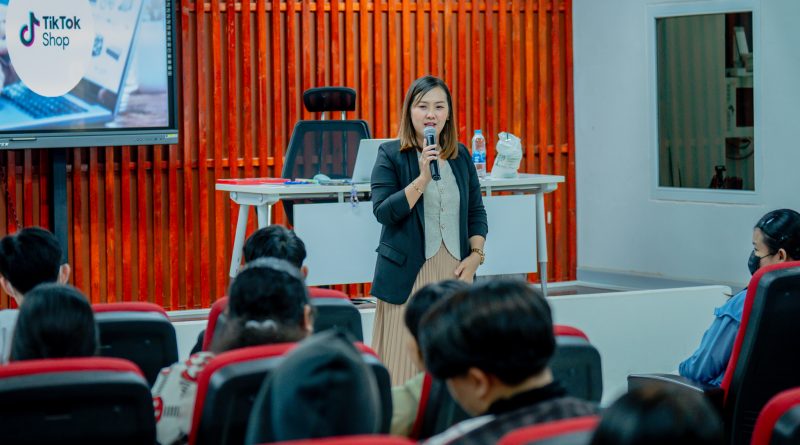 โครงการสัมมนา Work&Tok คุยงานออนไลน์แบบไม่เครียด